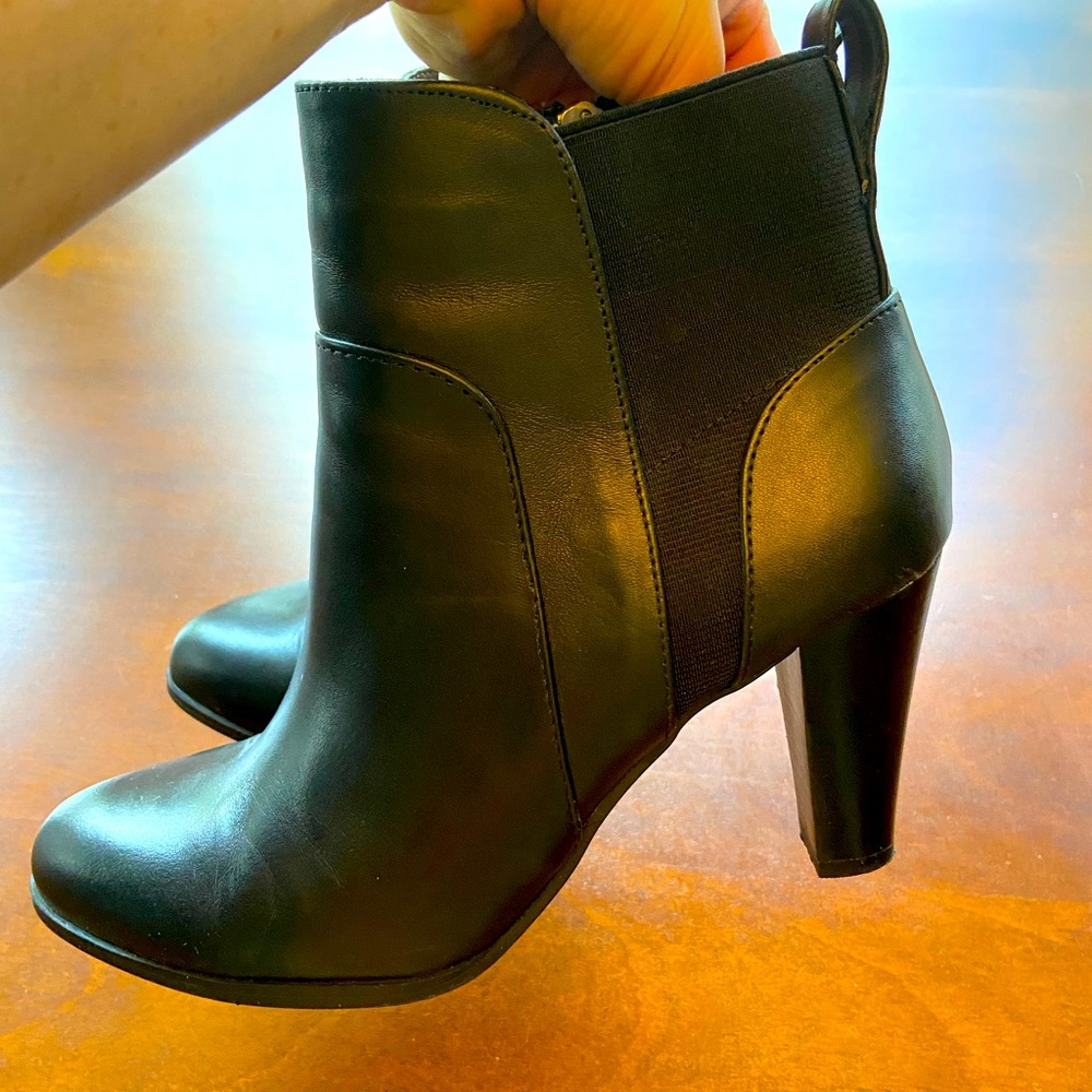 Adrienne Vittadini black mid calf leather boots